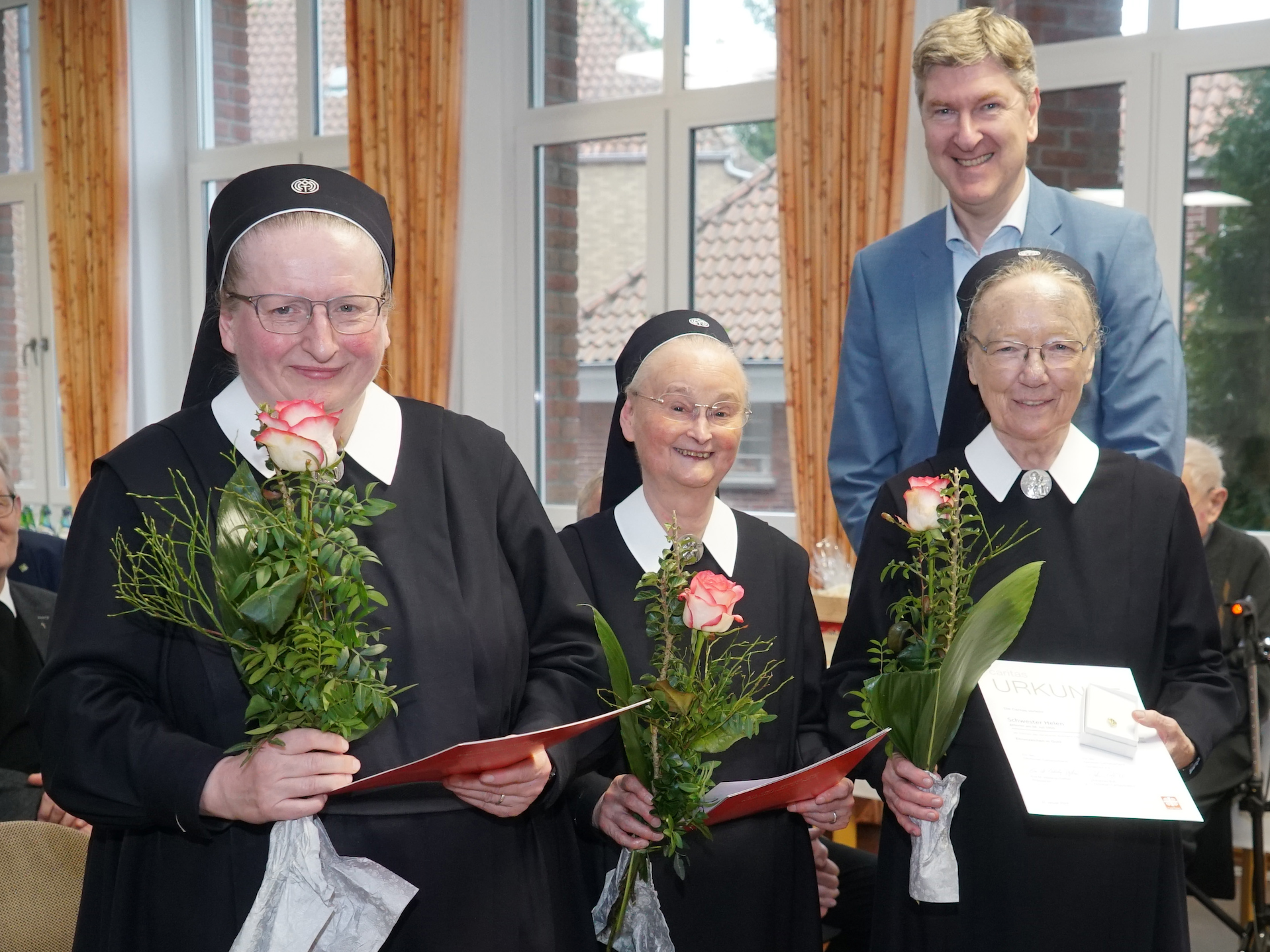 Drei Schönstätter Marienschwestern beim Abschied.